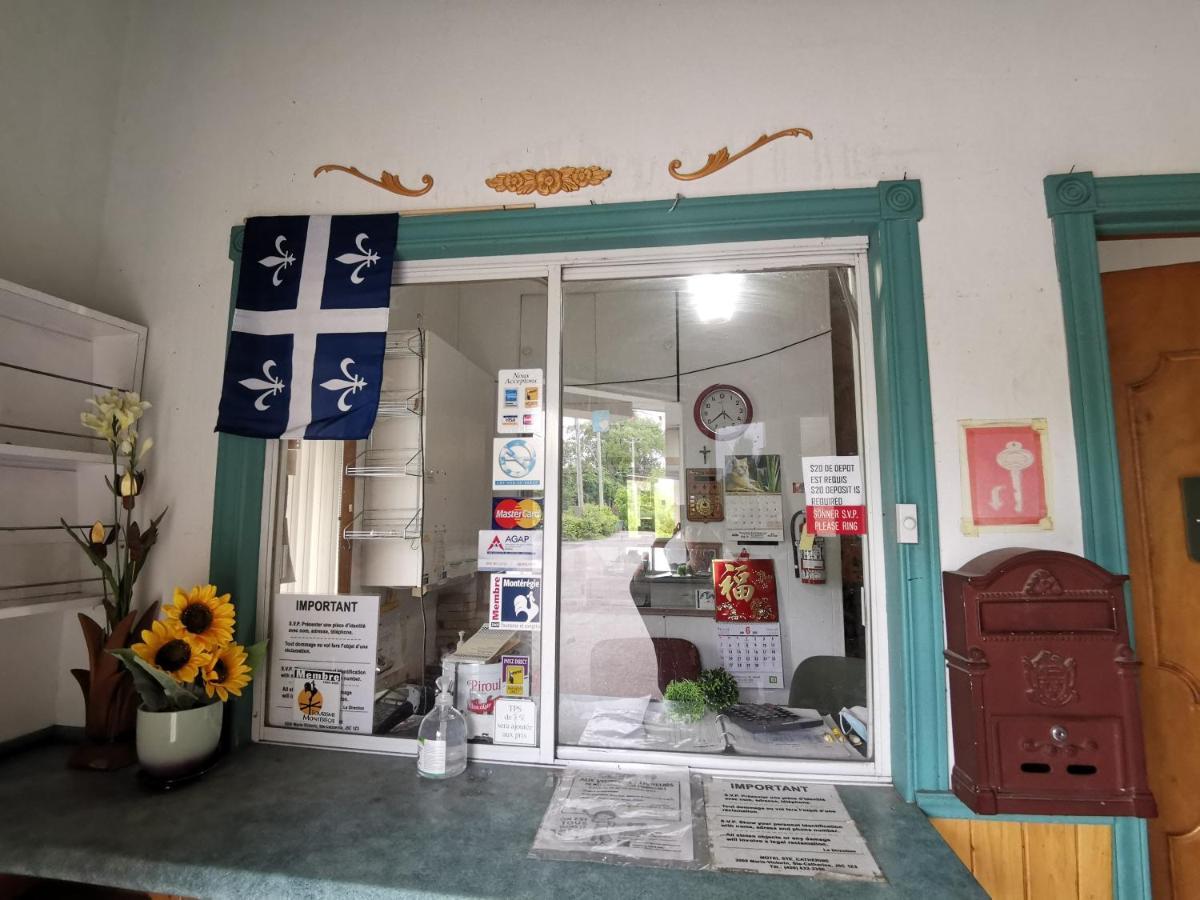 Motel Sainte Catherine Buitenkant foto